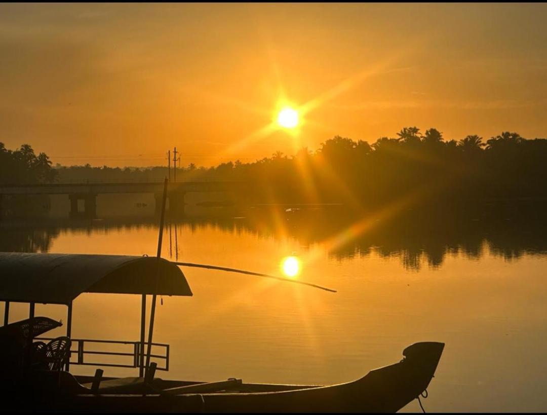Green Island Homestay Riverside Kozsíkóde Kültér fotó