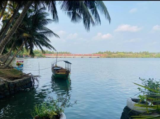 Green Island Homestay Riverside Kozsíkóde Kültér fotó