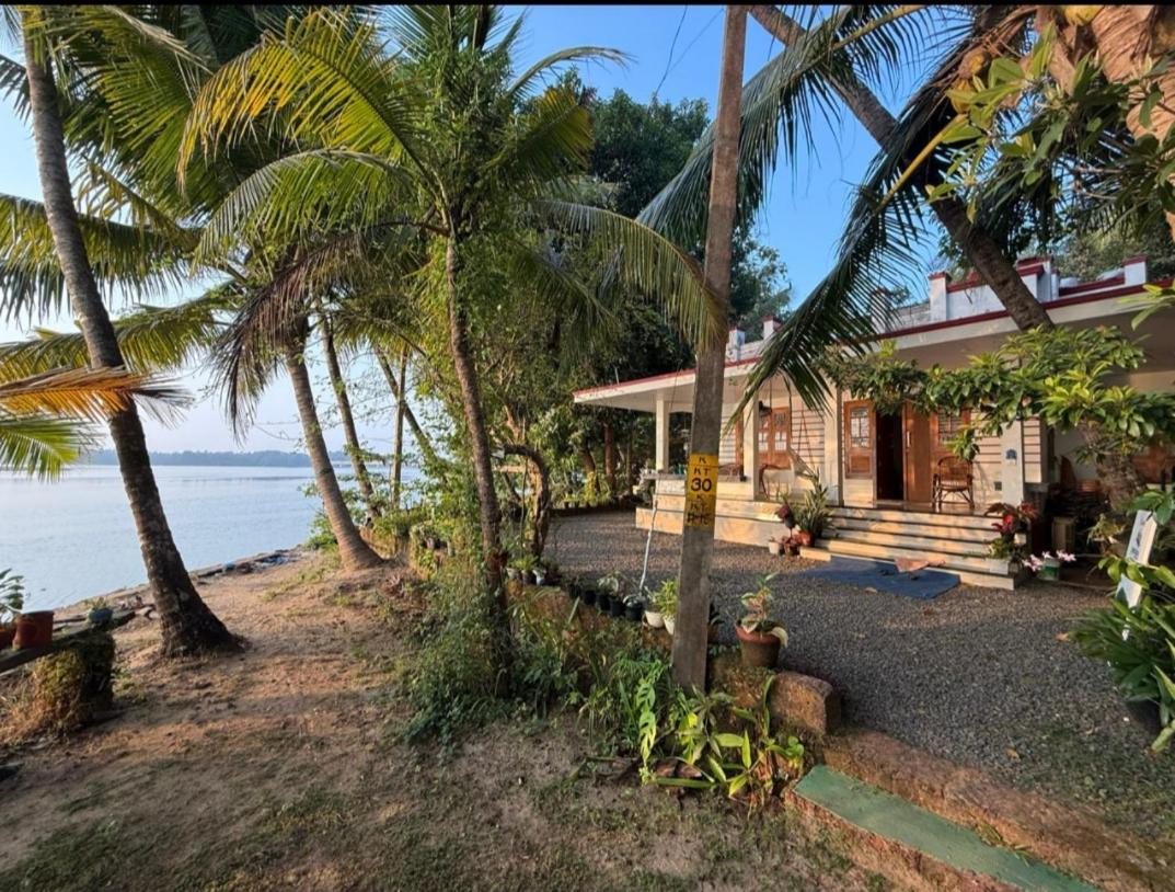 Green Island Homestay Riverside Kozsíkóde Kültér fotó